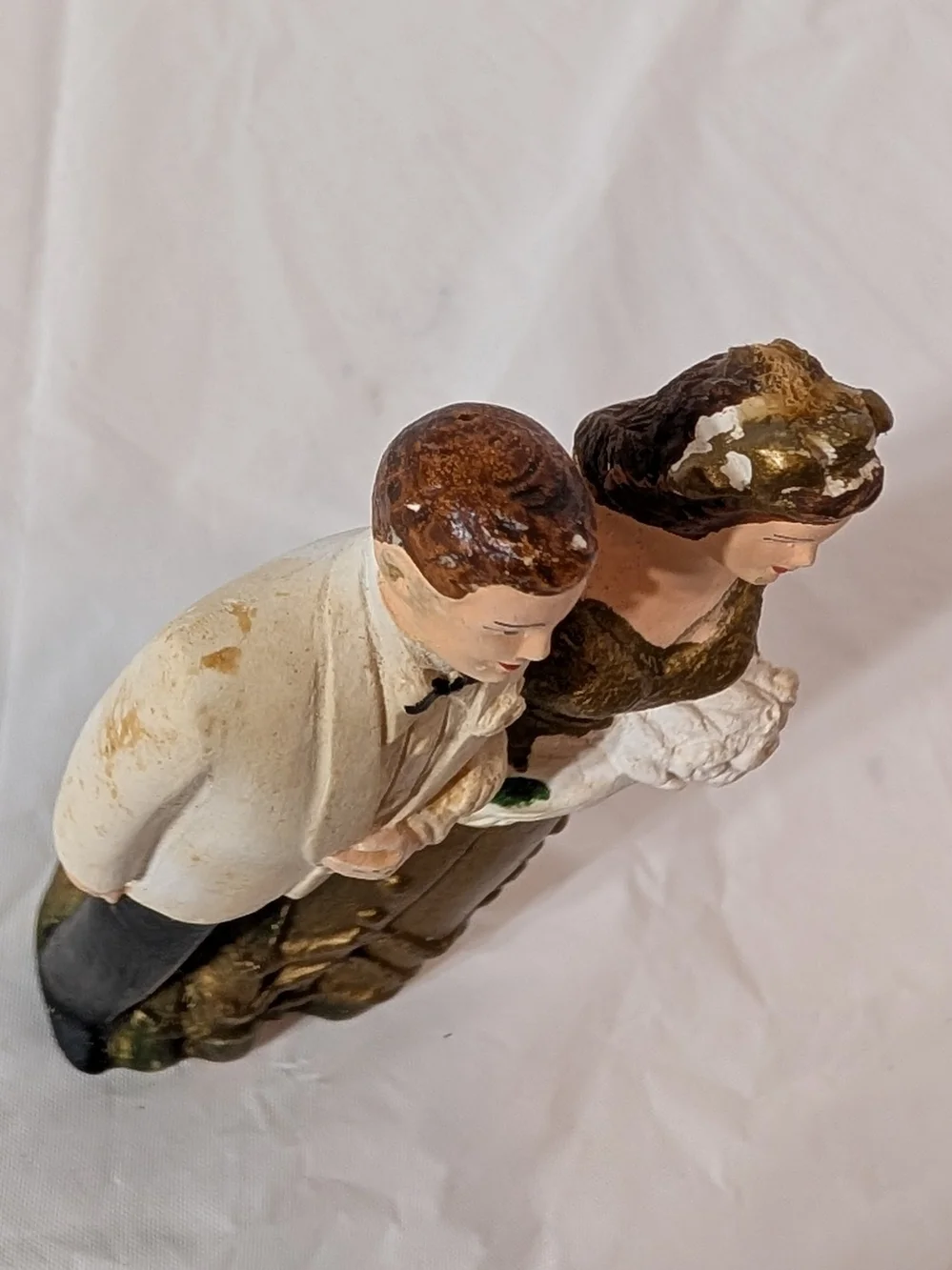 VGT Wedding Cake Topper Bride & Groom Figurine in Gold and White